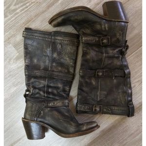 frye carmen 3 strap boot